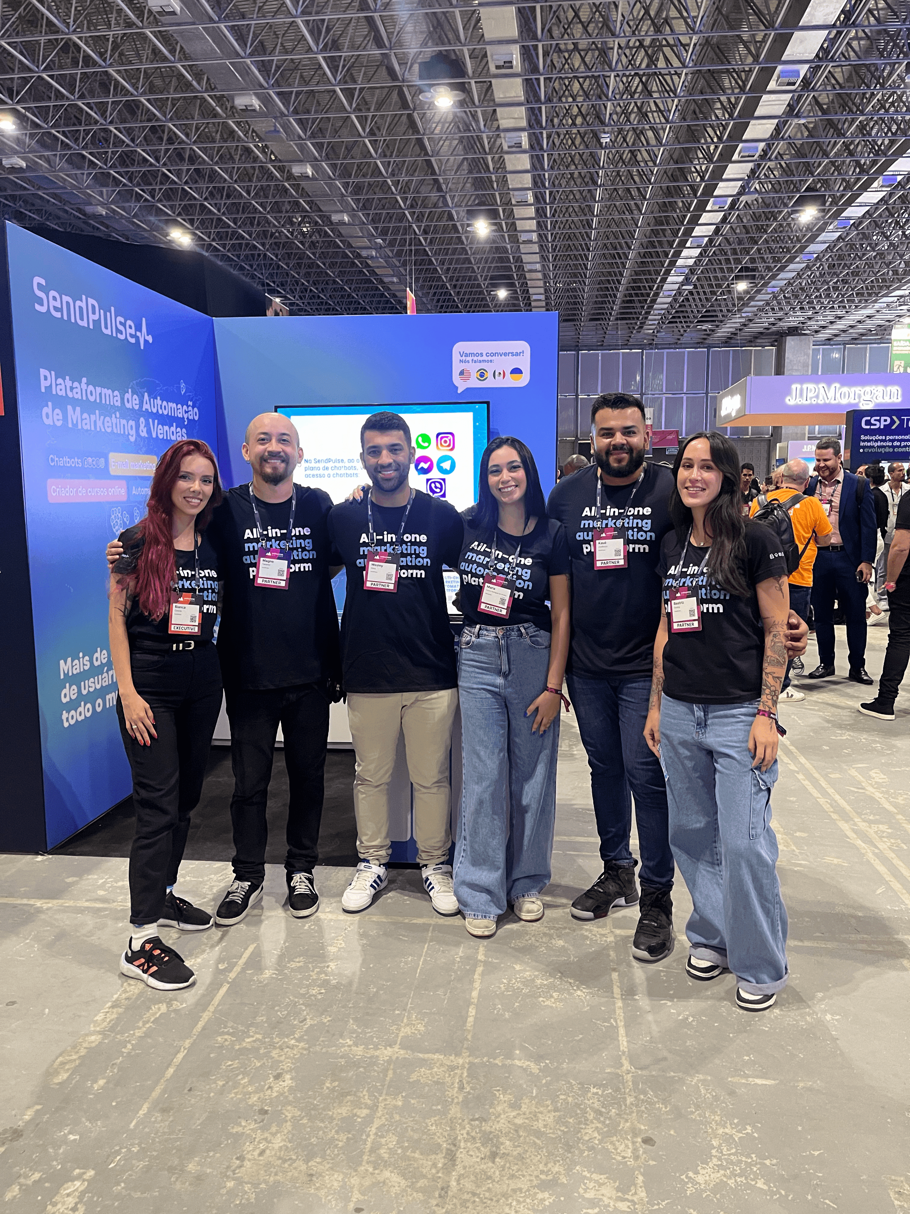 time-da-sendpulse-no-estande-do-web-summit-rio-2024