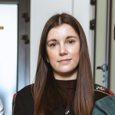 Анна Апостол