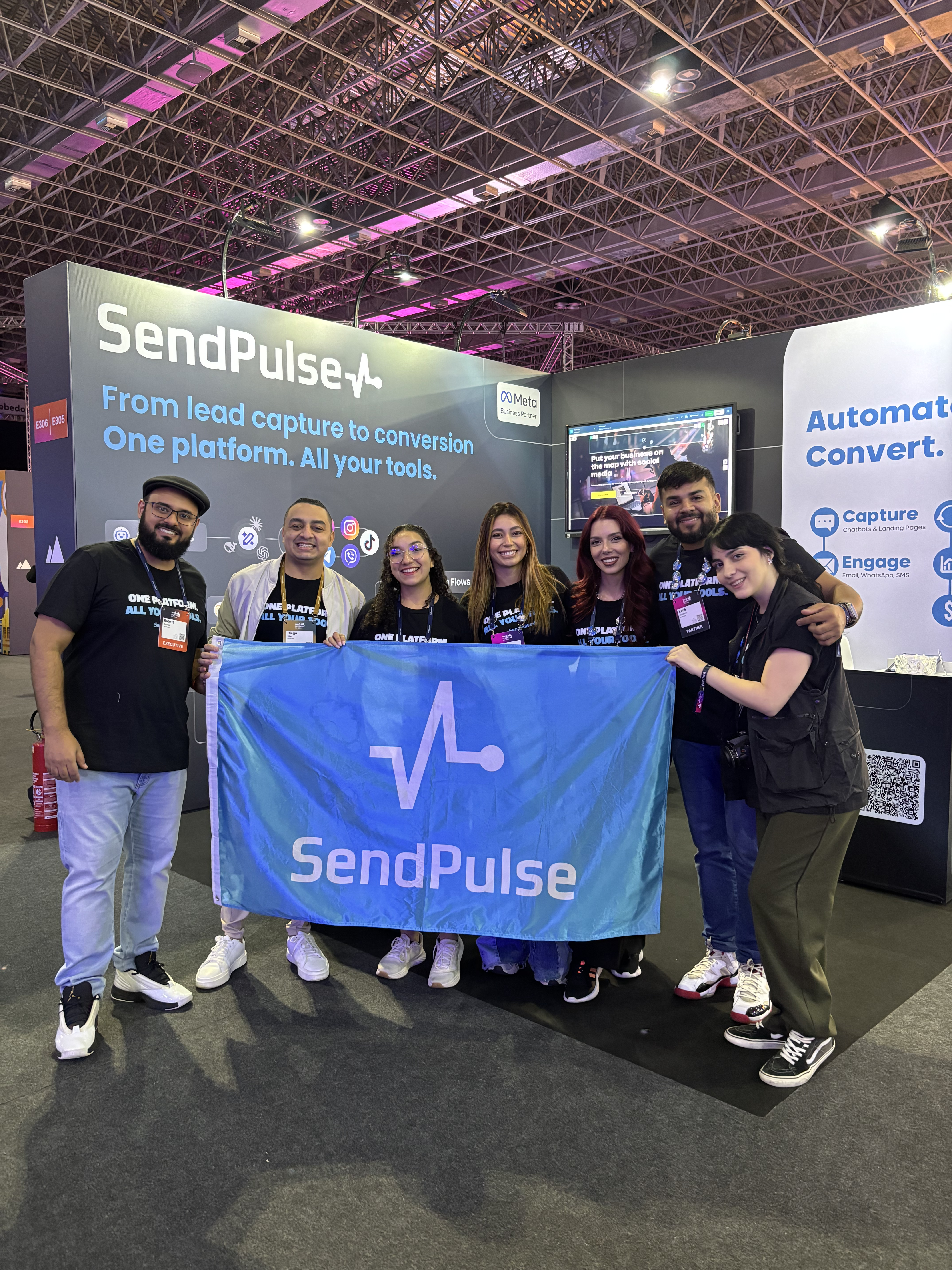 sendpulse-web-summit-rio-2026-equipe-estande